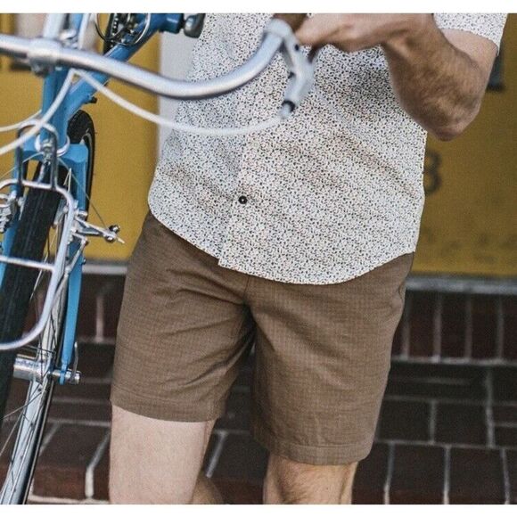 Taylor Stitch Brown Flat Front Men Shorts - Picture 2 of 11